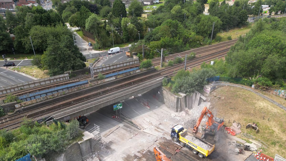 armley gyratory wellington road footbridge